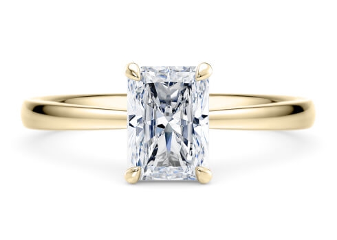 Starlight in Gelbgold set with a Radiant cut diamant.